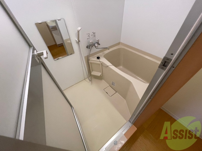 バス・シャワールーム　お風呂になります。一日の疲れを癒してくださいね。