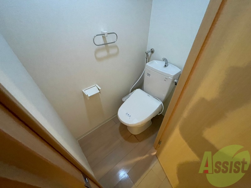 トイレ　トイレです。ウォシュレット付を探している方、おすすめです。