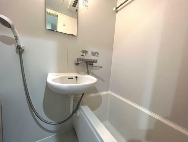 バス・シャワールーム　人気のバストイレ別♪