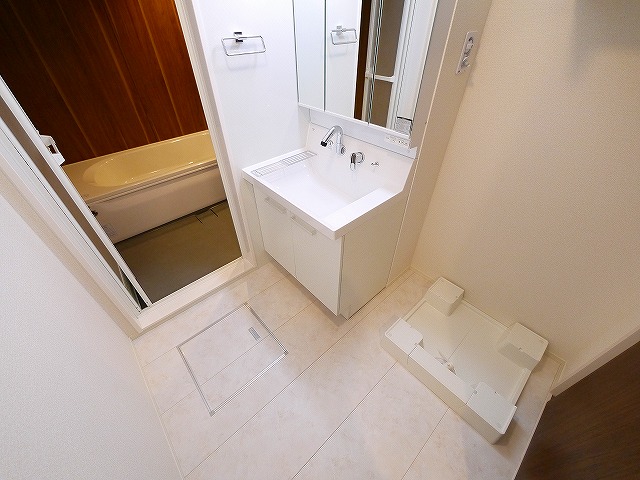 洗面設備　広い洗面スペースです