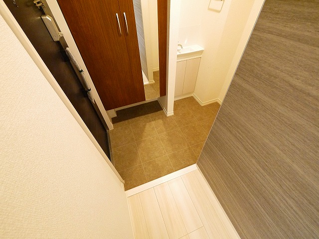 玄関　収納もある玄関です