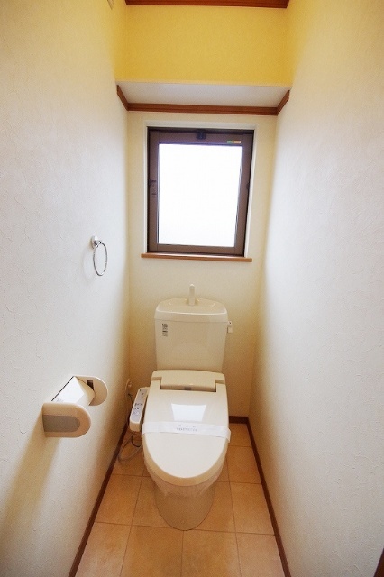 トイレ　類似室内