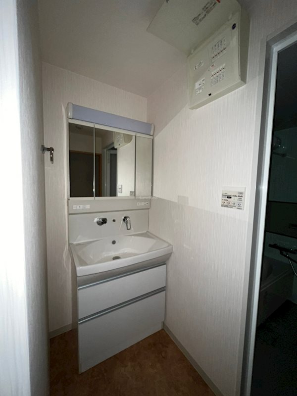 洗面設備　使いやすい洗面所です