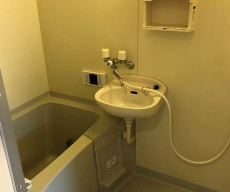 バス・シャワールーム　コンパクトで使いやすいお風呂です