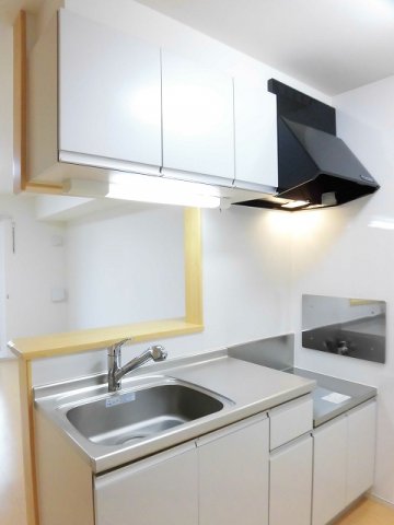 キッチン　コンパクトなキッチンで掃除もラクラク