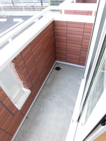 バルコニー　お洗濯にも便利なバルコニー付き