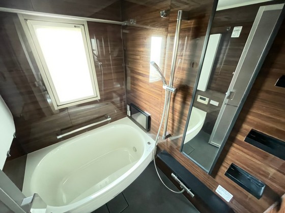 バス・シャワールーム　※別部屋の写真です