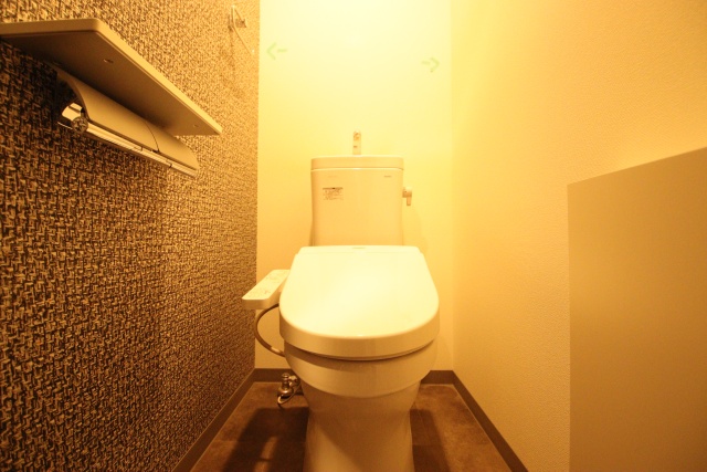 トイレ　※別室の参考写真の為、現況優先です。