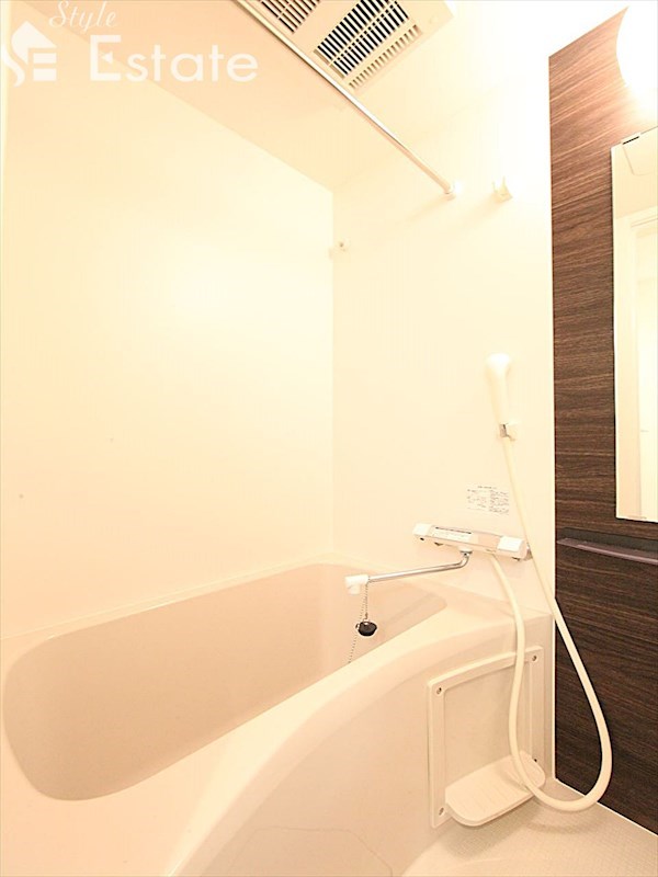 バス・シャワールーム　バスルーム