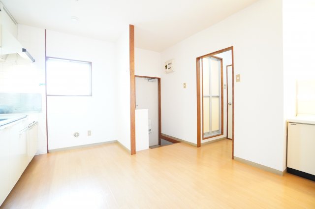 居室・リビング　※同物件・反転タイプの写真です。