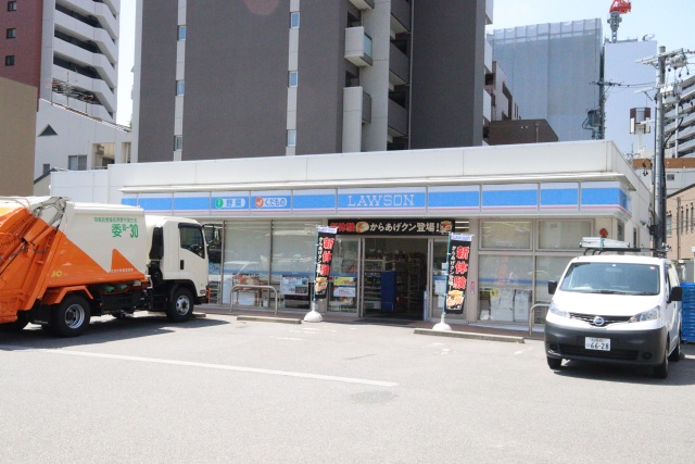 コンビニ　ローソン　東区泉三丁目店（コンビニ）まで200m