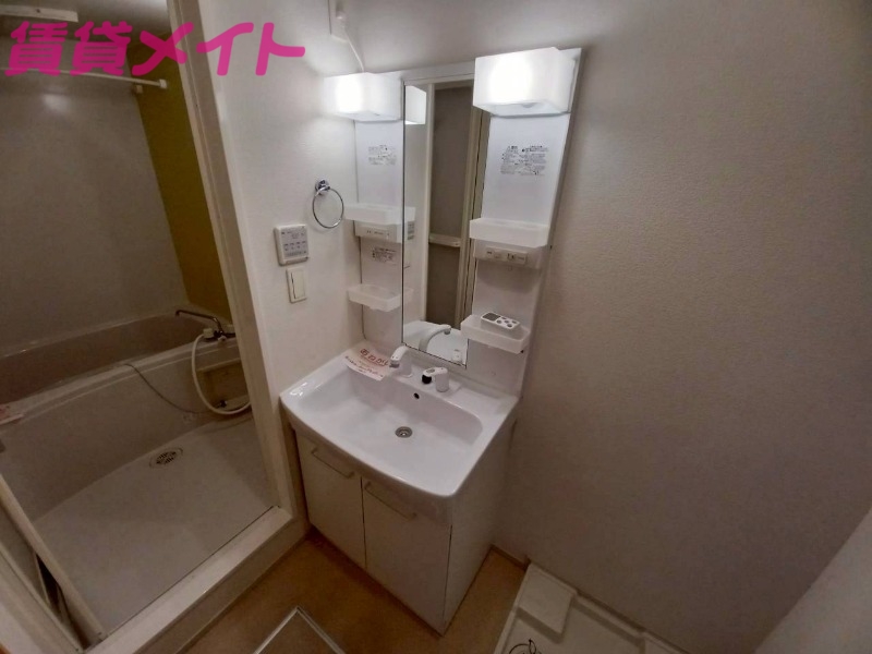 洗面設備　同型参考写真