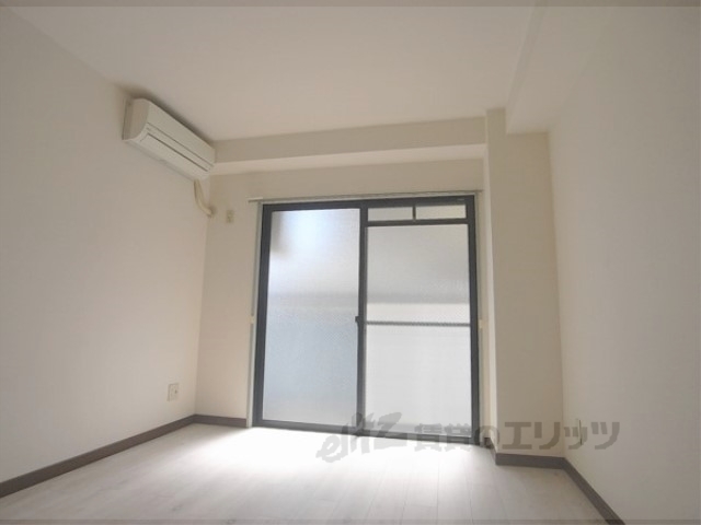 居室・リビング　とても広々としたお部屋です。