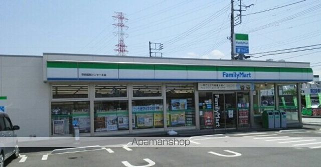 コンビニ　ファミリーマート（コンビニ）まで350m