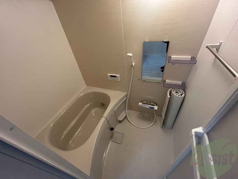 バス・シャワールーム　サーモスタット式水栓のバスルームになります。