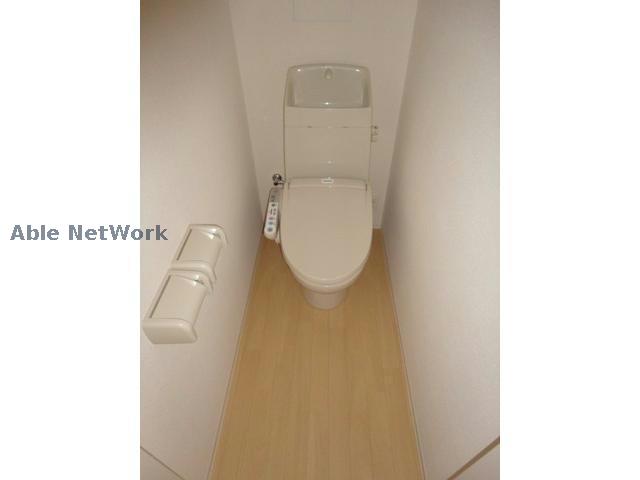 トイレ　シャワー機能付き