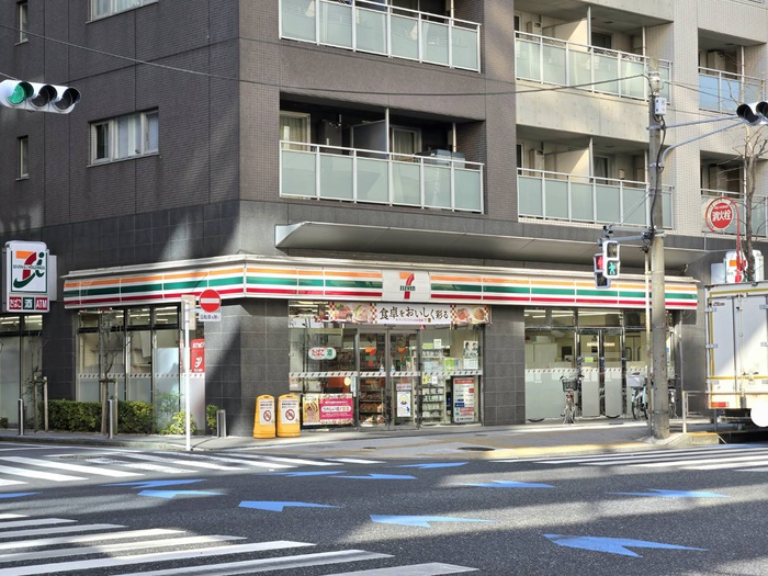 コンビニ　セブン-イレブン 東池袋３丁目店（コンビニ）まで220m