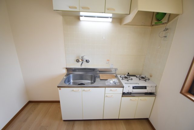 キッチン　同物件別部屋参考写真です。