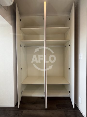 収納　ザ・パークハビオ塚本　クローゼット