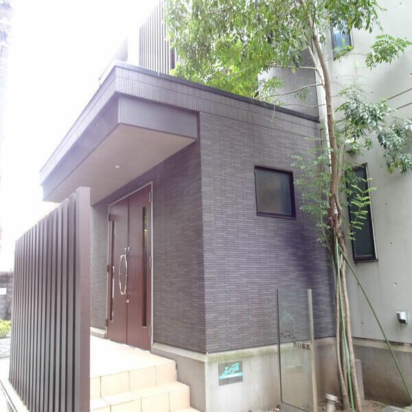 エントランス　建物の内部です