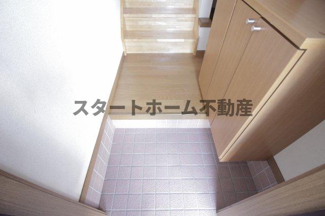 玄関　収納もある玄関です