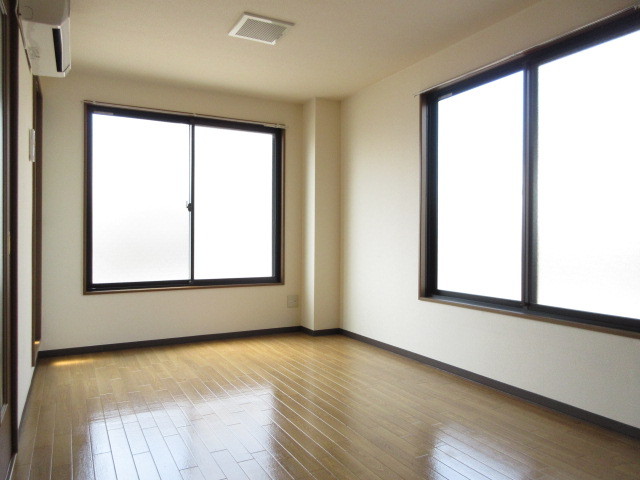 居室・リビング　洋室８帖