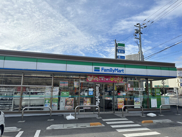 コンビニ　ファミリーマート大津茶が崎店（コンビニ）まで312m