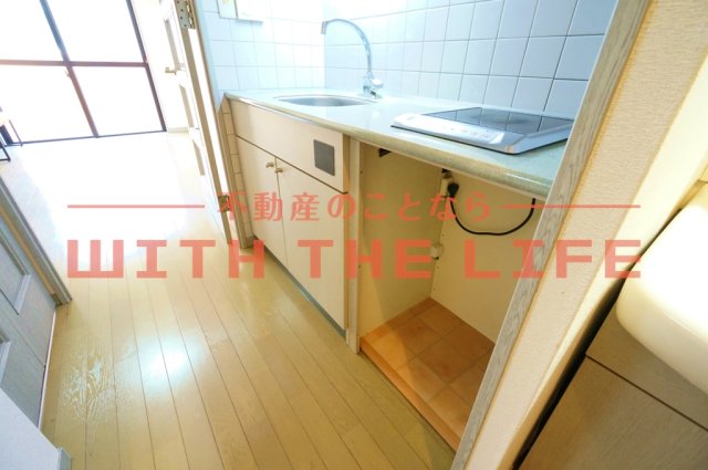 キッチン　コンパクトなキッチンで掃除もラクラク