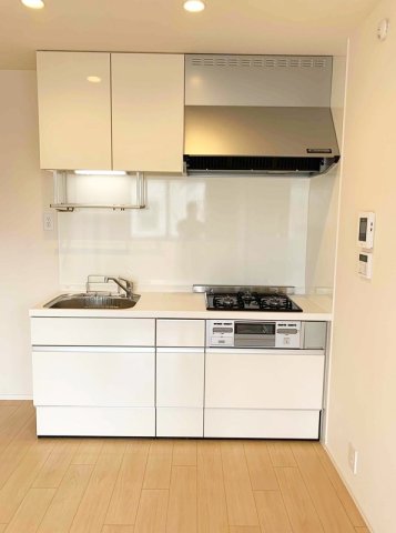 キッチン　広々使える快適な調理スペースです♪