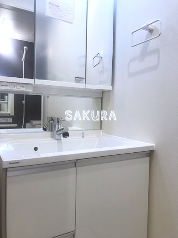 洗面設備　身支度に欠かせない独立洗面台♪