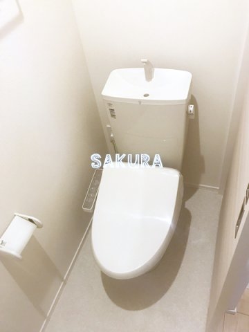 トイレ　嬉しい温水洗浄便座♪