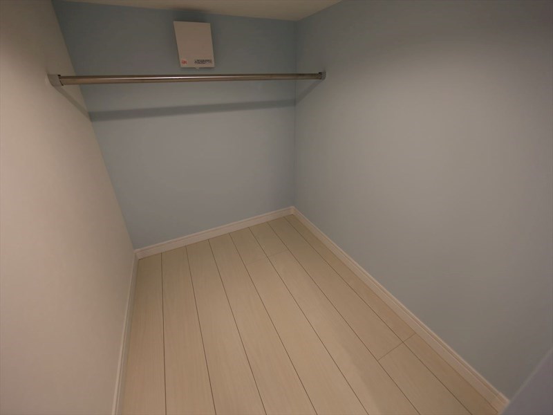 収納　ウォークインクローゼット（収納充実してます）