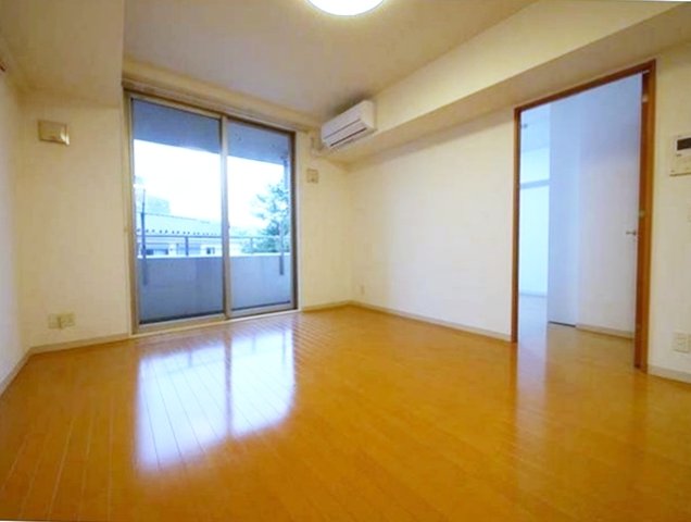 居室・リビング　使いやすい形の為、レイアウトを楽しめます♪