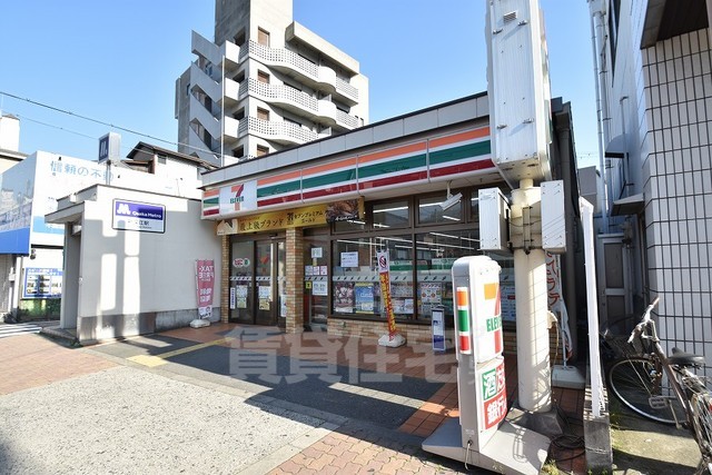 コンビニ　ファミリーマート　新深江駅前（コンビニ）まで522m