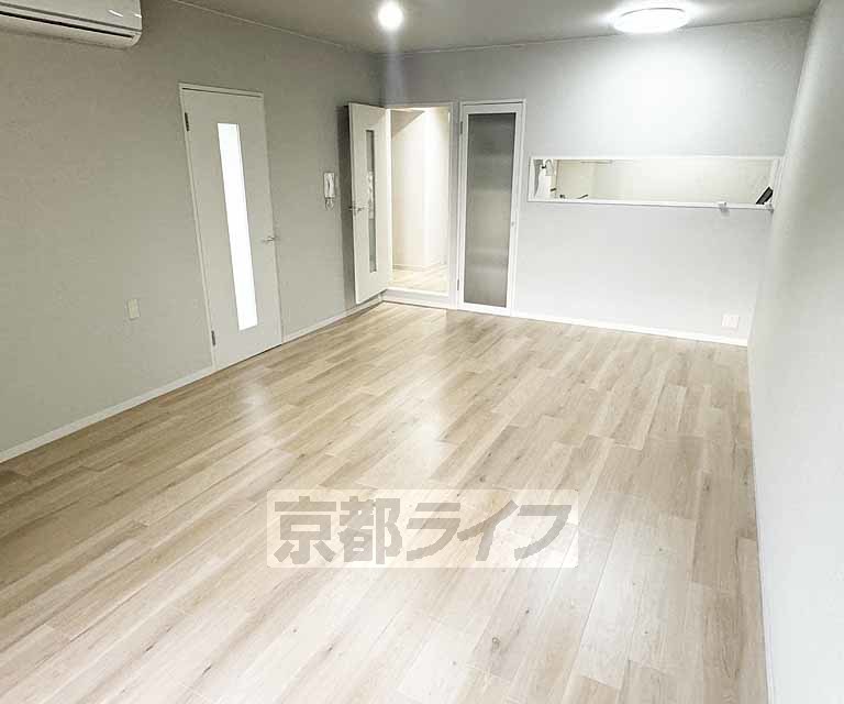 居室・リビング　広々としたリビングです！