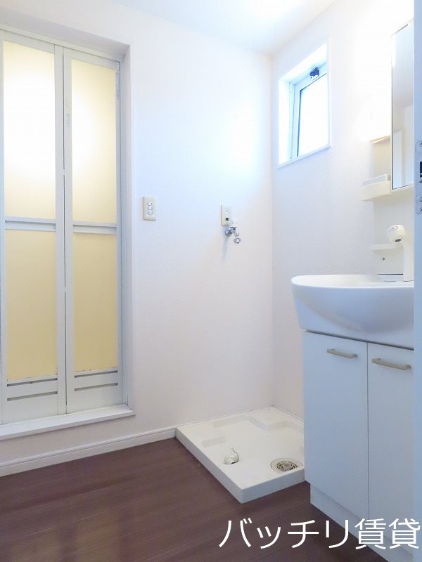 洗面設備　別号室イメージの為、現状を優先致します。