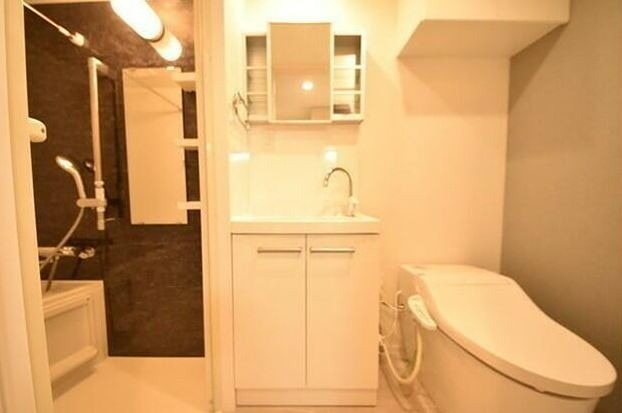 洗面設備　※同仕様写真含む