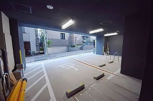 駐車場　駐車場