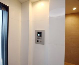 セキュリティ　エントランス