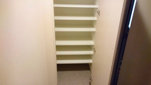 玄関　ルマ・ワーワ　文京区本郷2