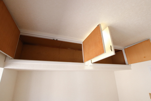 収納　８帖の洋室の上部収納
