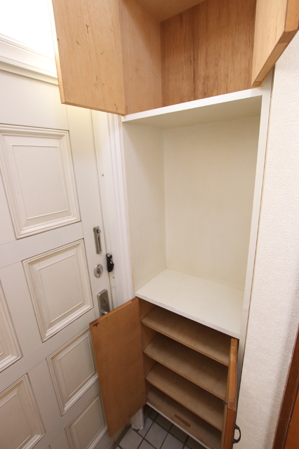 玄関　横型タイプのシューズボックス