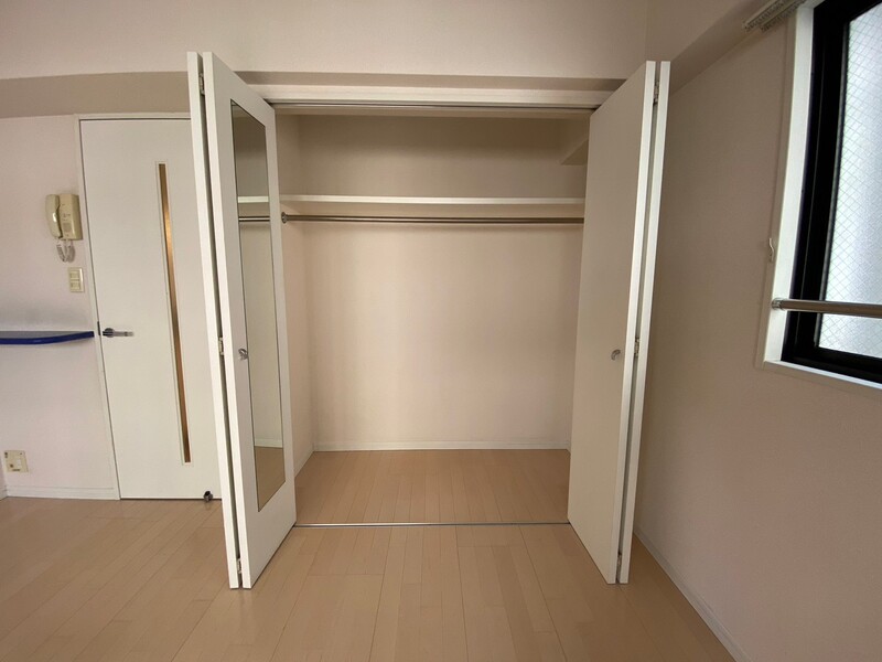 収納　写真は別号室です。現況優先になります。