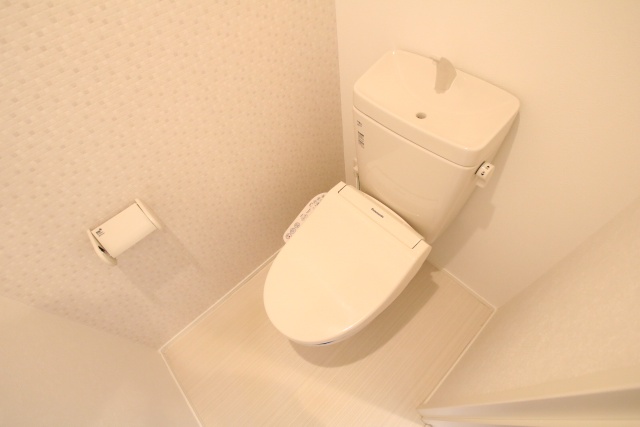 トイレ　※別室の参考写真の為、現況優先です。