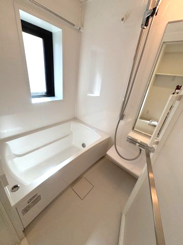 バス・シャワールーム　お風呂で日々の疲れを落としましょう