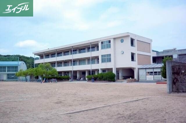 小学校　玉野市立荘内小学校（小学校）まで1737m