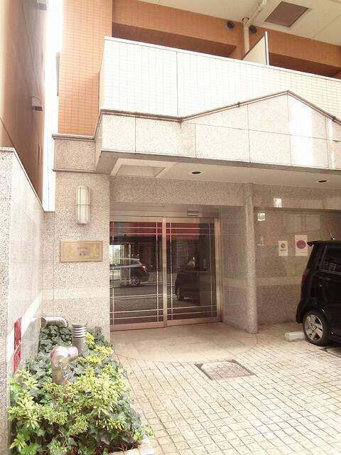 エントランス　オートロック完備