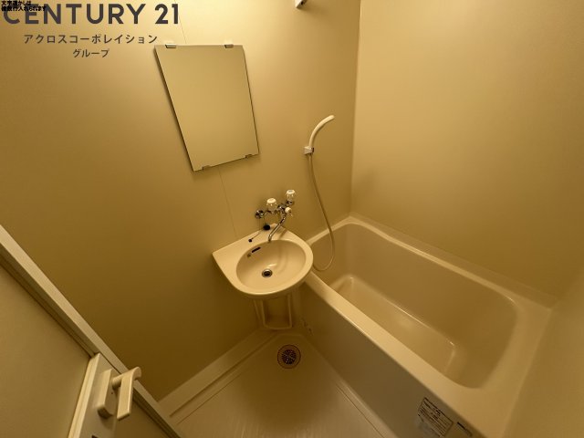 バス・シャワールーム　シンプルで機能的なユニットバスです♪