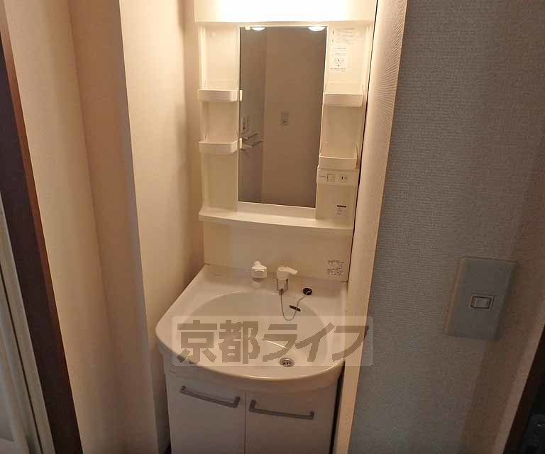 洗面設備　朝の支度はこちらでどうぞ