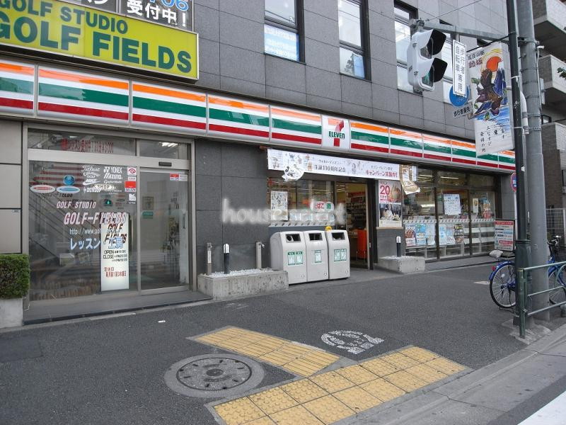 コンビニ　セブンイレブン文京本駒込4丁目店（コンビニ）まで130m